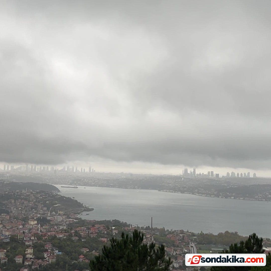 Gloomy Weather Prevails in Istanbul Today