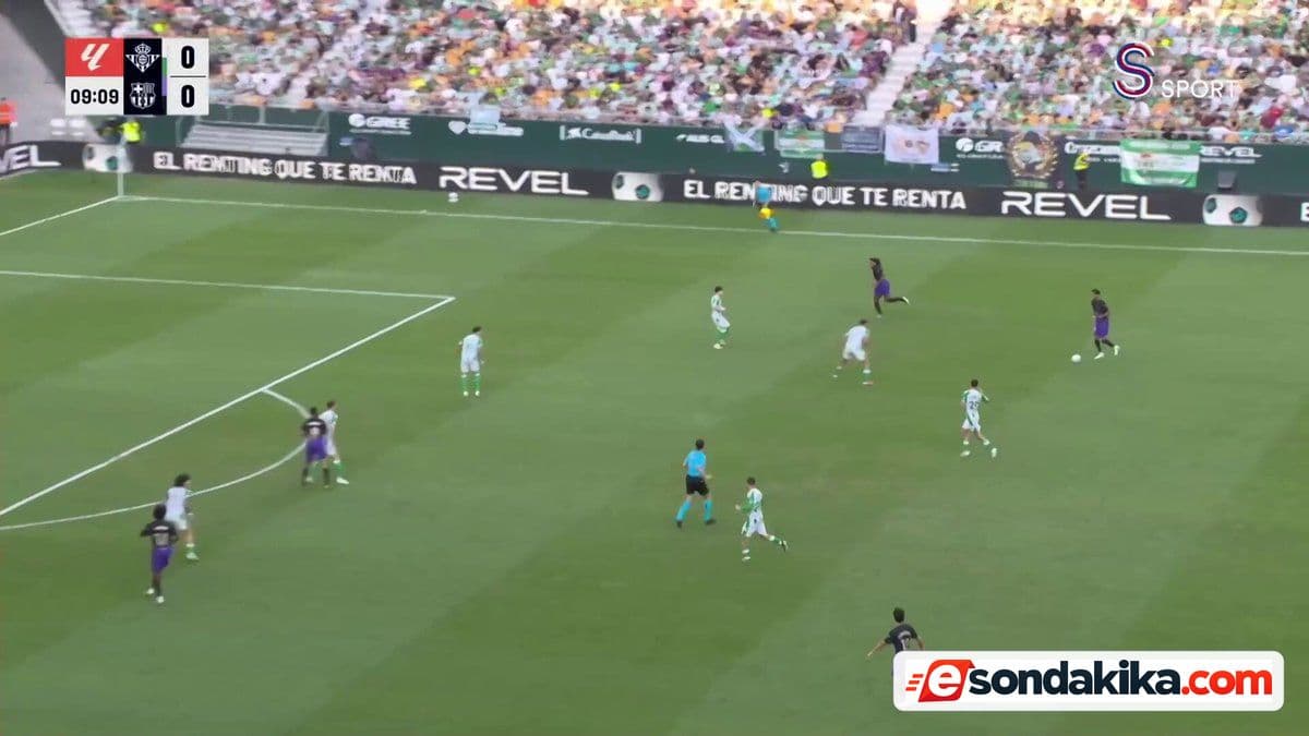 Lamine Yamal scores an incredible goal