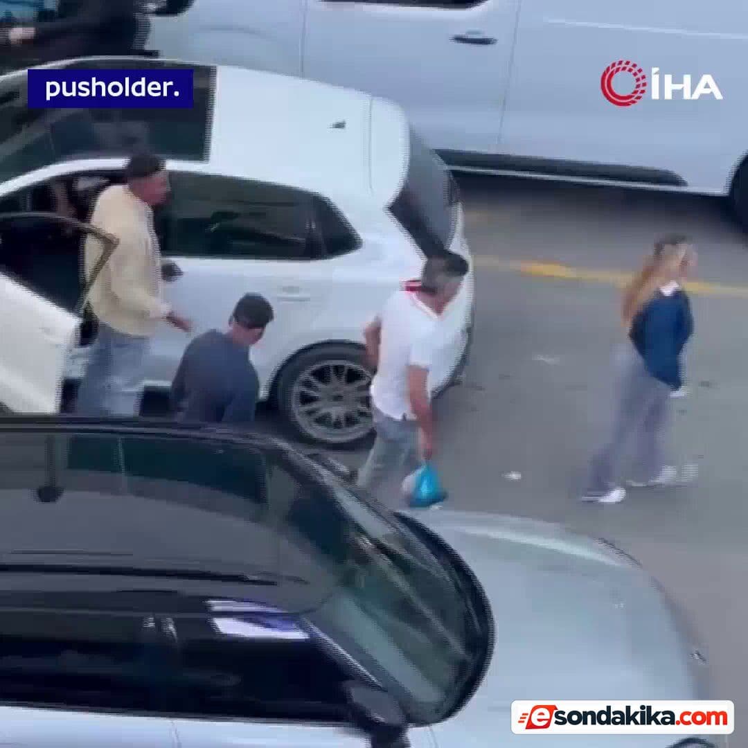 Sakarya’da Kadın, Yayayı Ezmek Üzere Olduğunu İddia Ettiği Sürücüyü Yumrukladı