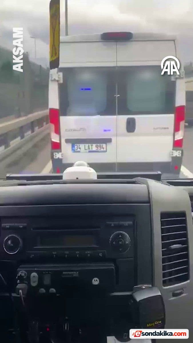 İstanbul’da servis aracı, vakaya giden ambulansa yol vermedi