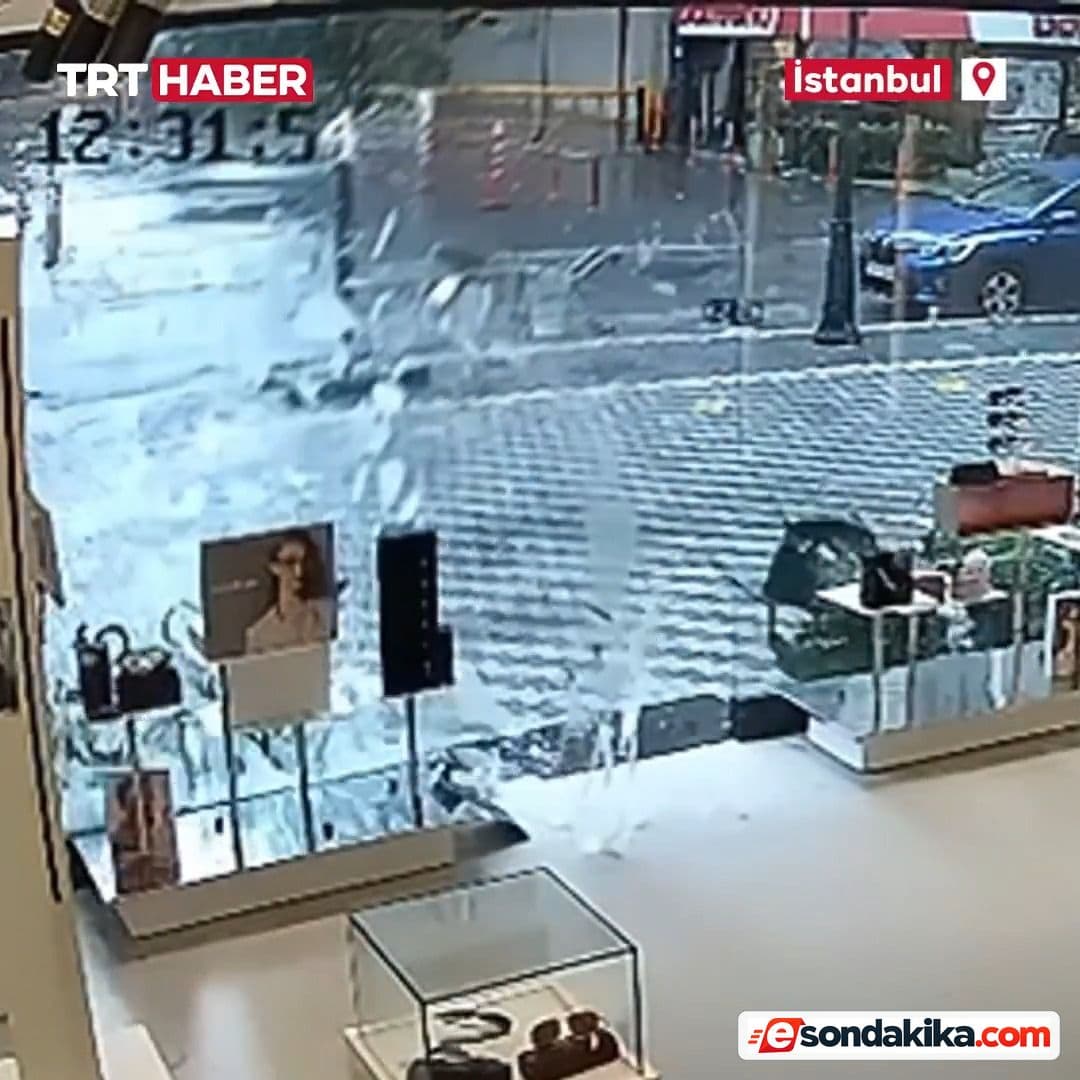 Strong winds shatter shop’s glass door in Istanbul’s Beylikdüzü