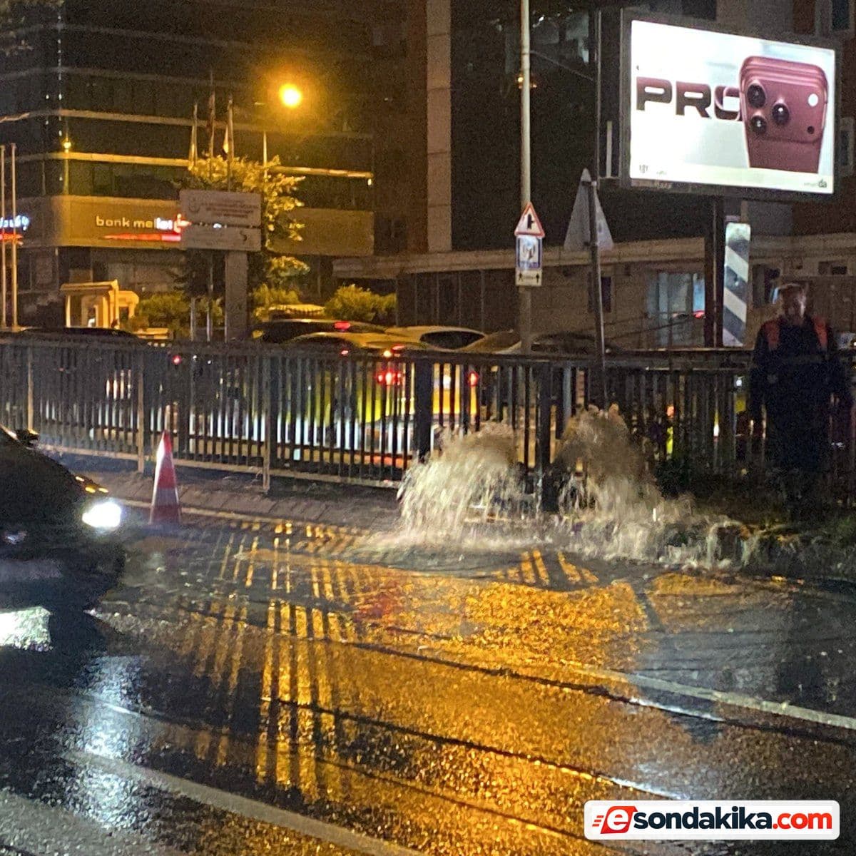 Water main bursts in Beşiktaş, flooding underpass