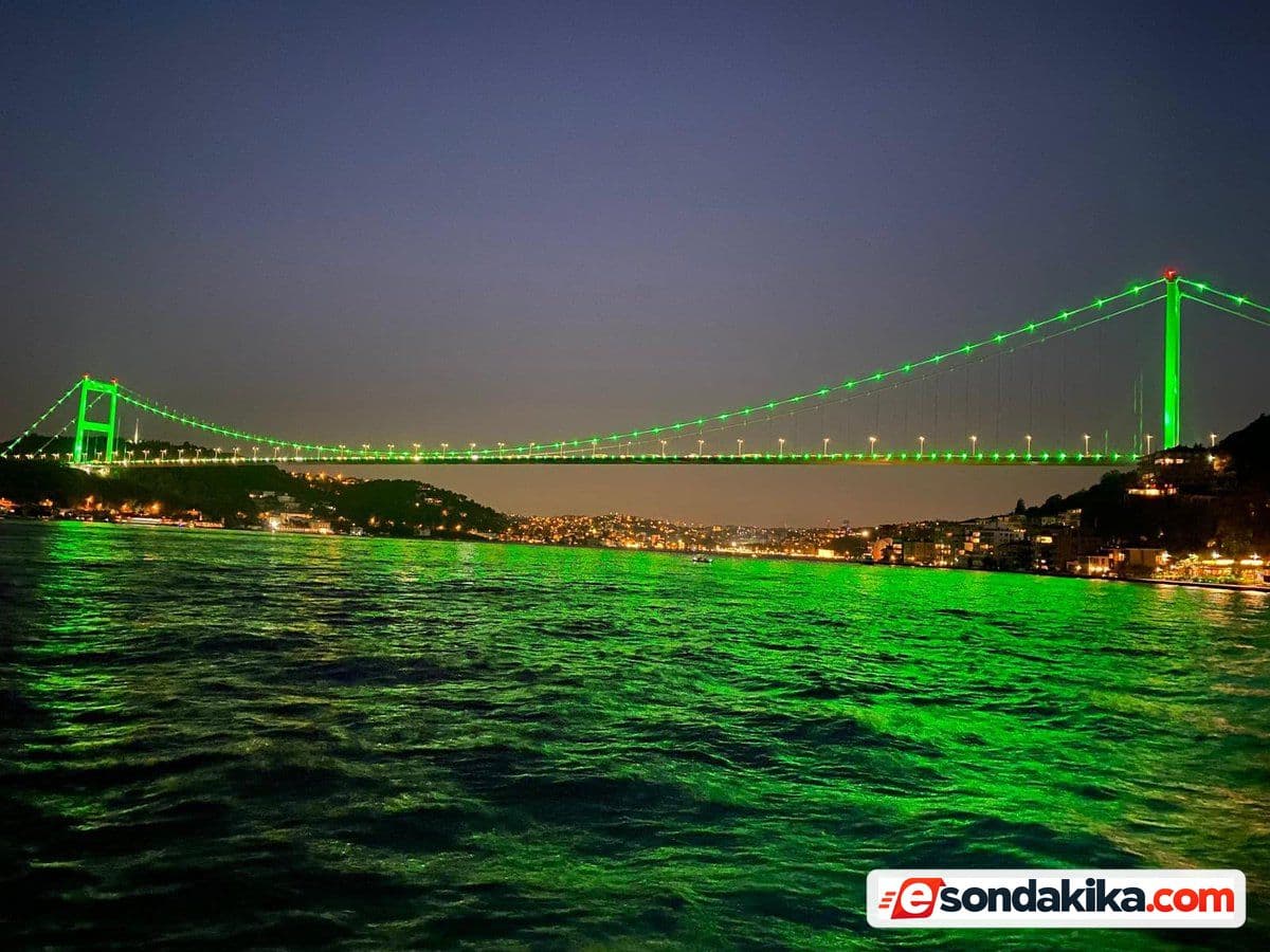FSM Köprüsü Dünya Ruh Sağlığı Günü için yeşil ışıklarla aydınlatıldı