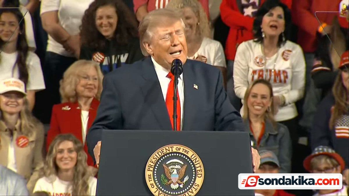 Trump: “En aptalca şeyleri söylesem bile alkışlarsınız”