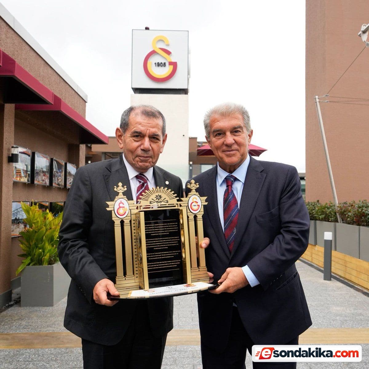 Galatasaray yönetimi Barcelona’yı Galatasaray Adası’nda ağırladı