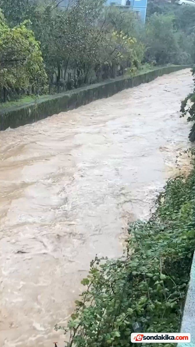 Zonguldak’ta sağanak sonrası cadde ve sokaklarda su birikti