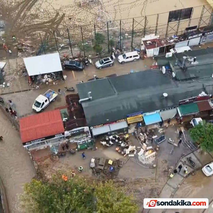 Ayazağa’da dere yatağındaki riskli yapılarda yıkım başladı